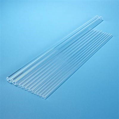 ¿Cuáles son las funciones de los tubos de cuarzo en la implantación de iones?